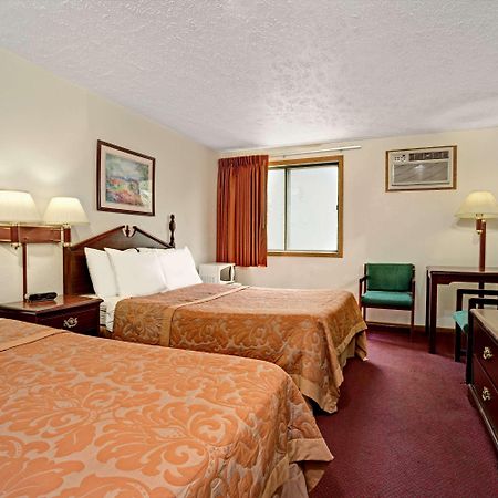 Hotel Super 8 By Wyndham Chaska Extérieur photo